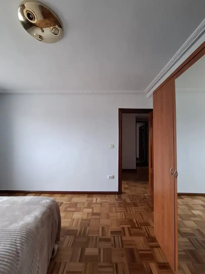 Schlafzimmer von Wohnung zur Miete in Gijón  mit Heizung und Parkett