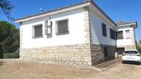 Exterior view of Country house for sale in Malpartida de Cáceres