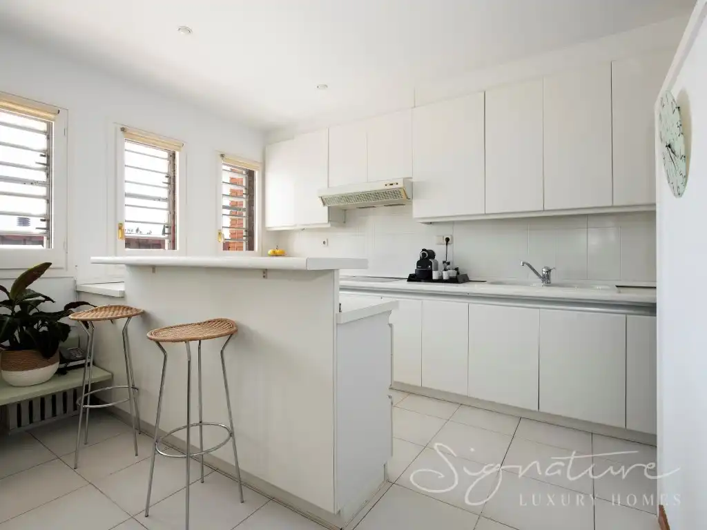 Cuina de Casa adosada en venda en Sant Cugat del Vallès amb Terrassa