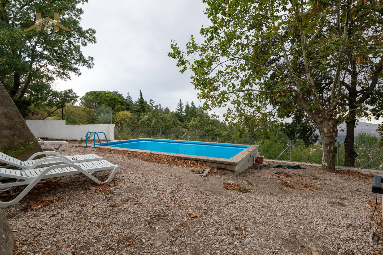 Piscina de Casa adosada en venta en Miraflores de la Sierra con Calefacción, Jardín privado y Trastero