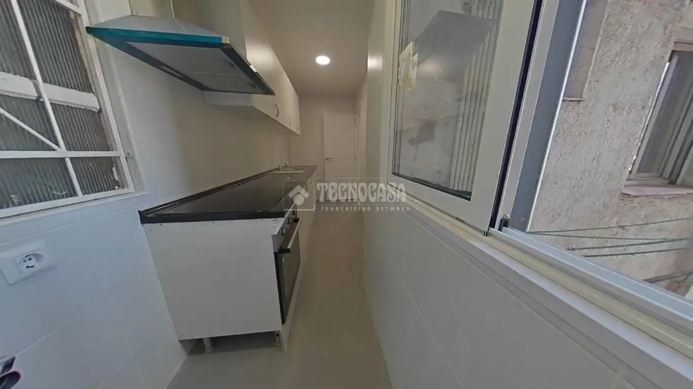 Cocina de Piso en venta en Cornellà de Llobregat