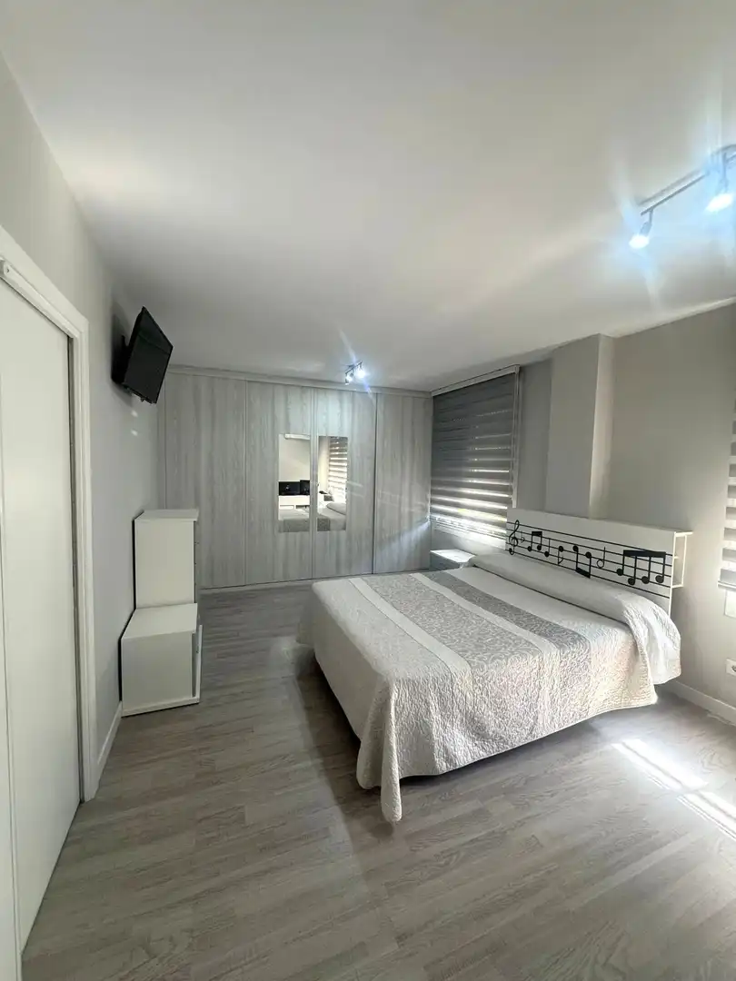 Schlafzimmer von Wohnung zum Verkauf in Madrid mit Klimaanlage, Heizung und Terrasse