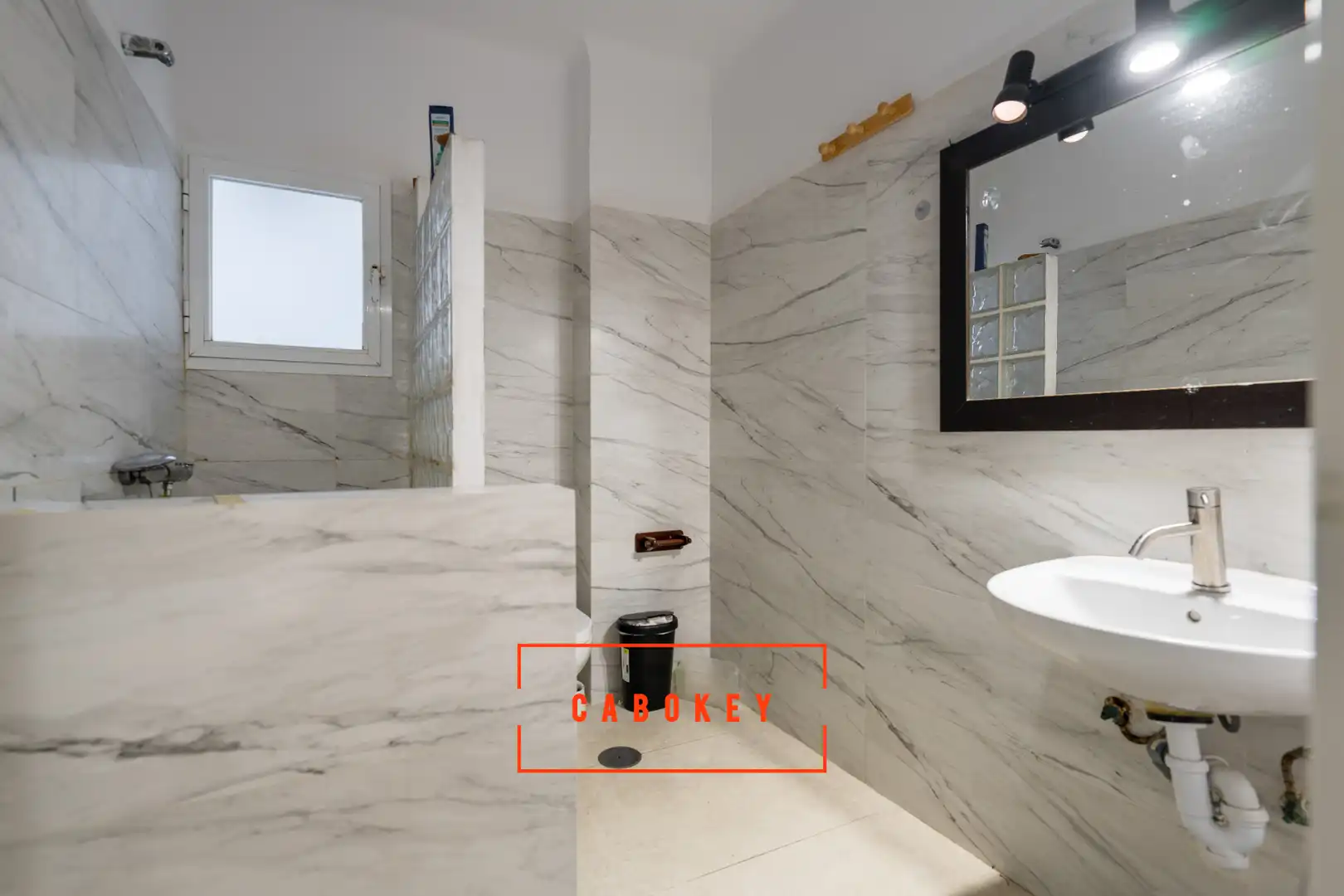 Baño de Piso en venta en Almería con Parquet, Amueblado y Horno