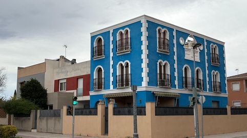 CHALET CON PISCINA EN AZOTEA EN PLENO CENTRO DE CANALS