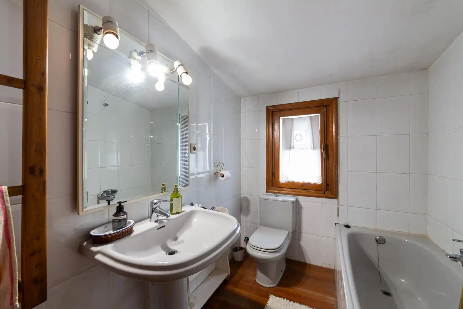 Baño de Casa o chalet en venta en Valladolid con Calefacción, Jardín privado y Piscina