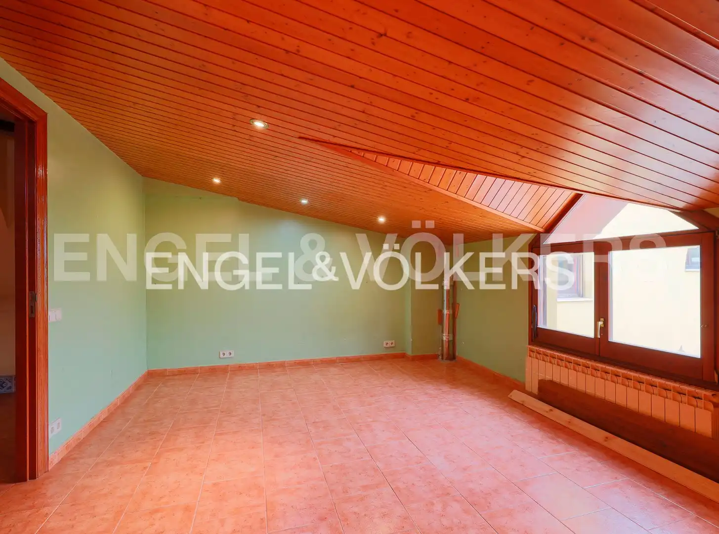 Sala de estar de Casa o chalet en venta en Montcada i Reixac con Calefacción, Jardín privado y Terraza