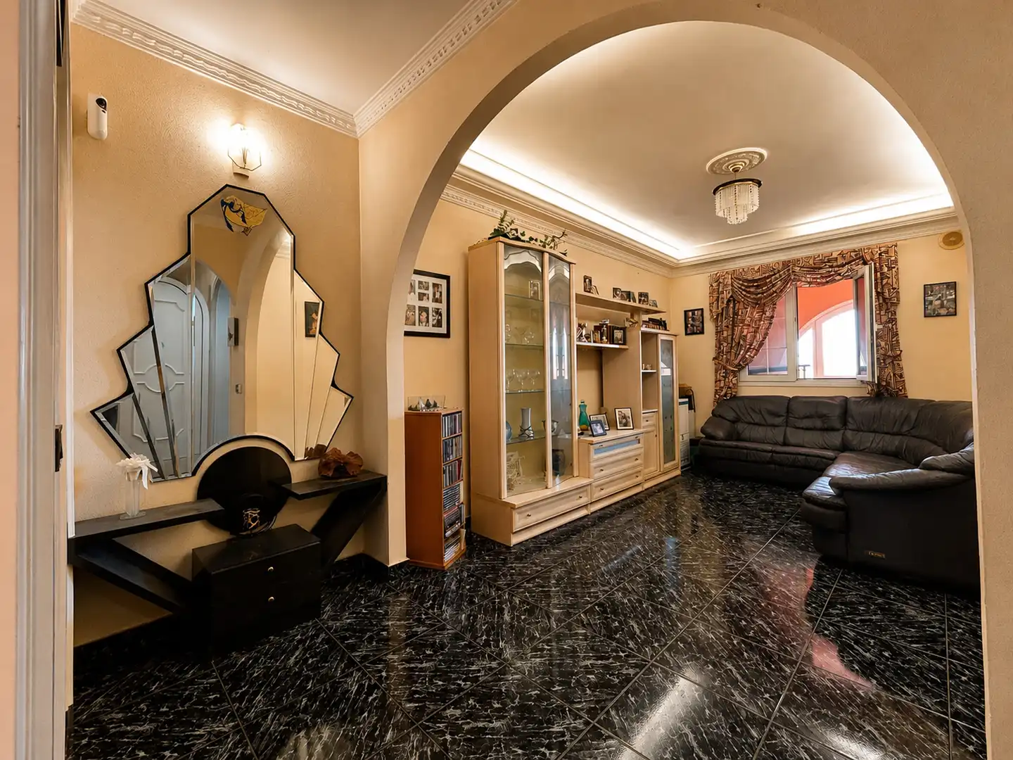 Sala d'estar de Casa o xalet en venda en San Bartolomé de Tirajana amb Aire condicionat, Jardí privat i Terrassa
