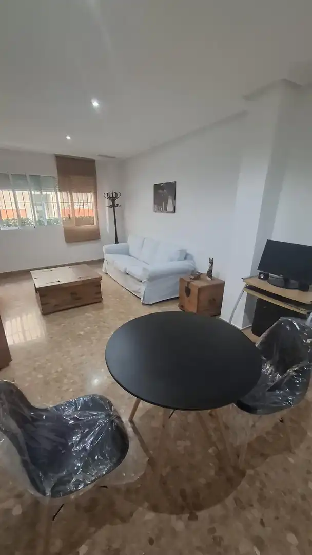 Planta baja de alquiler en San Crispín