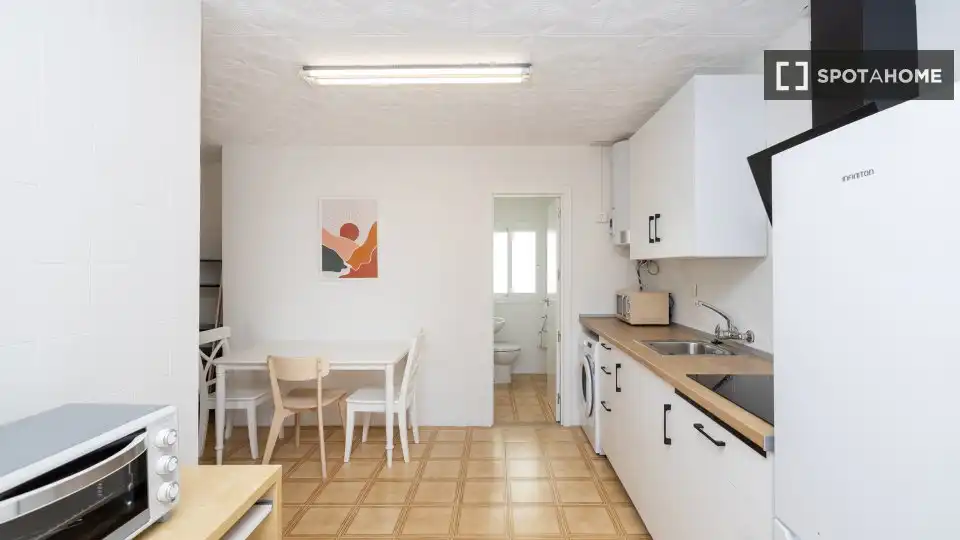Cocina de Apartamento para compartir en Escúzar con Aire acondicionado, Terraza y Amueblado