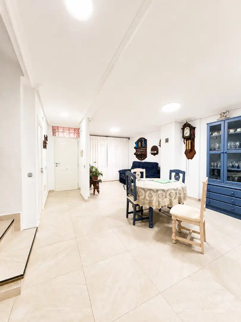 Sala d'estar de Casa o xalet en venda en Alcantarilla amb Aire condicionat, Jardí privat i Terrassa