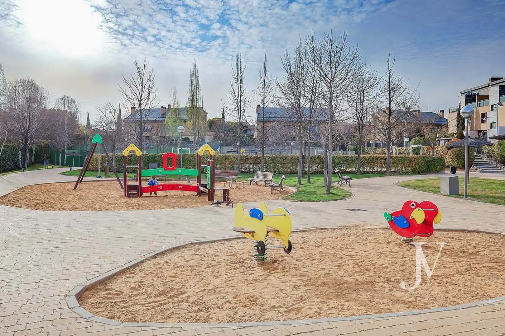 Außenansicht von Einfamilien-Reihenhaus zur Miete in La Moraleja mit Klimaanlage, Heizung und Privatgarten