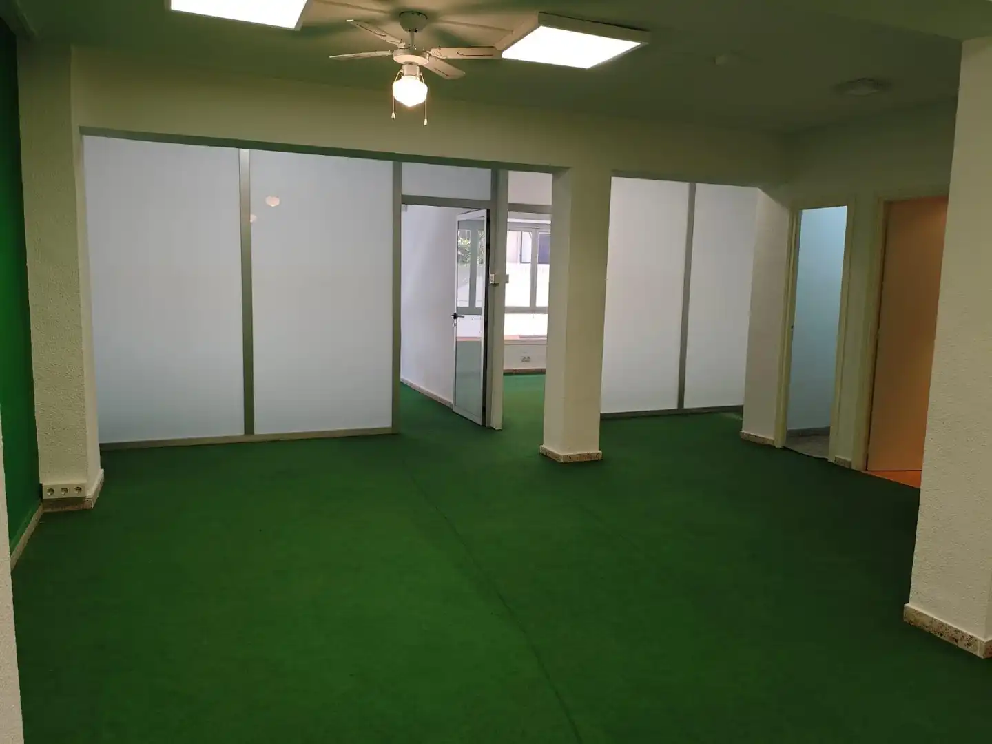 Local comercial en alquiler en Plaza de Toros - Avenida Chapí - Trinquete