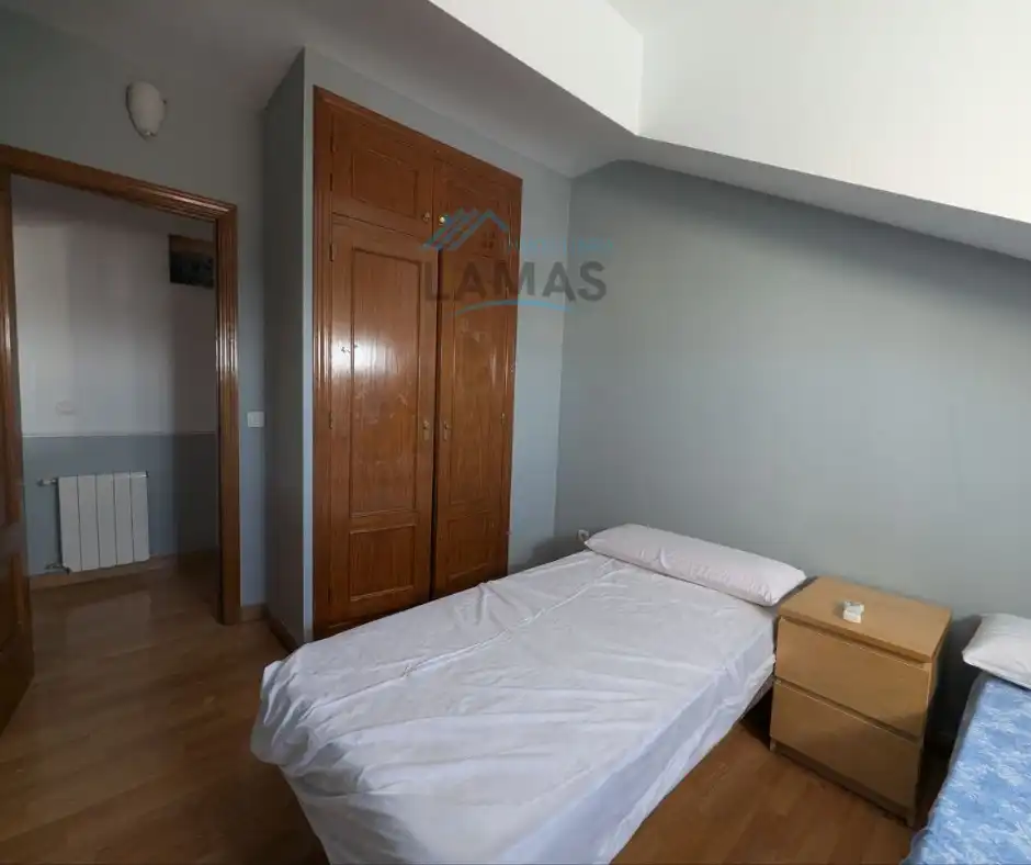 Dormitori de Apartament en venda en Navalmoral de la Mata amb Traster, Forn i Microones