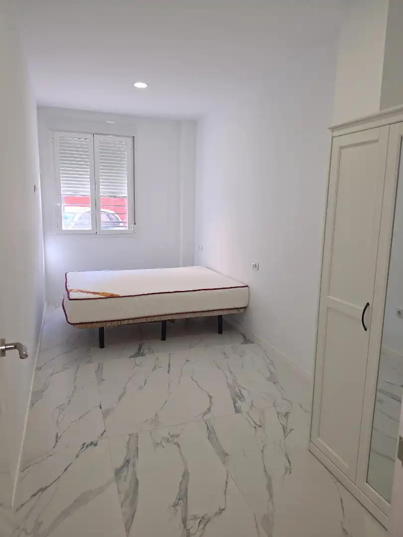Estudio de alquiler en Calle Maestro Guerrero, 11, Parque Ayala - Jardín de la Abadía - Huelín