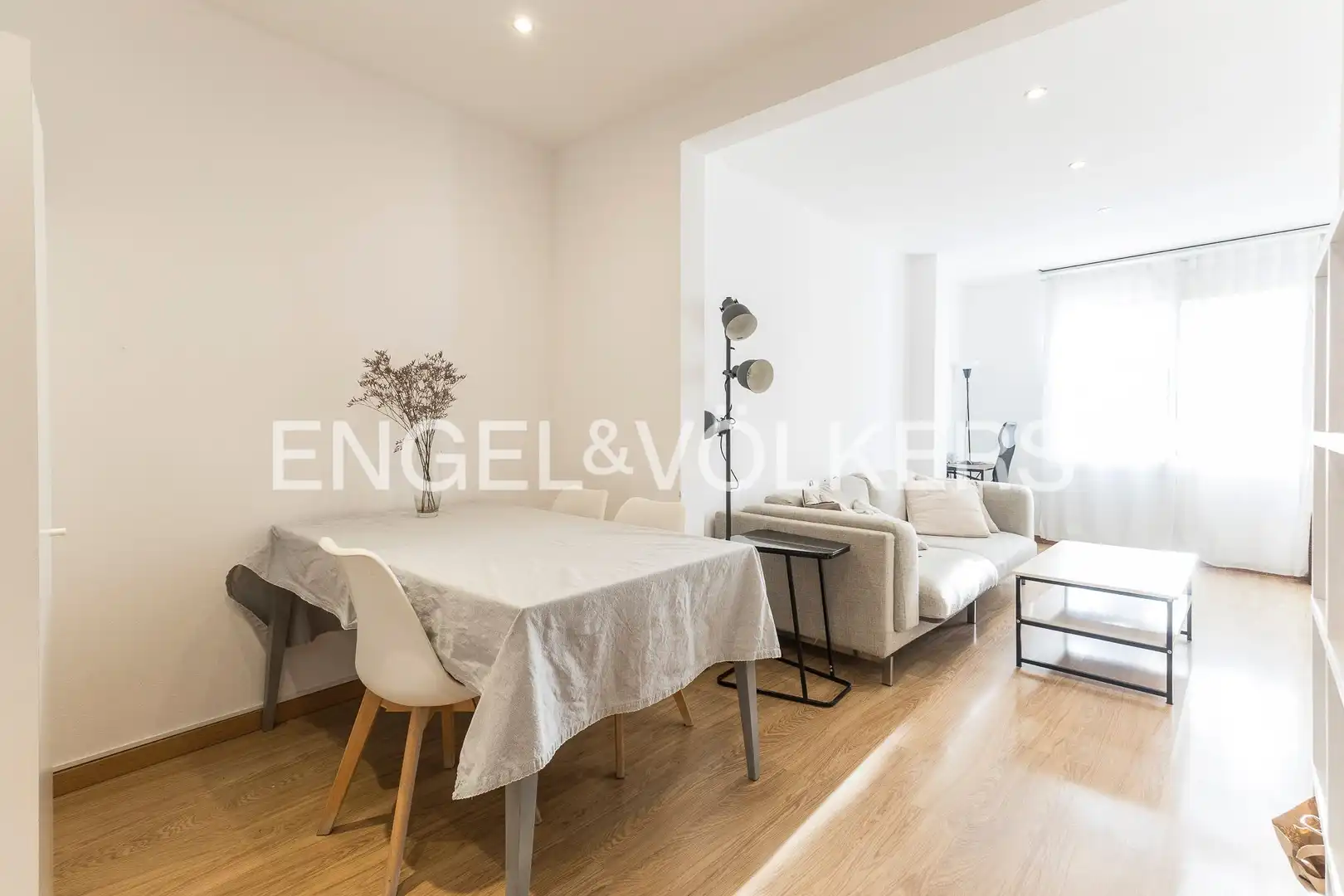 Comedor de Piso en venta en Barcelona con Aire acondicionado, Calefacción y Balcón