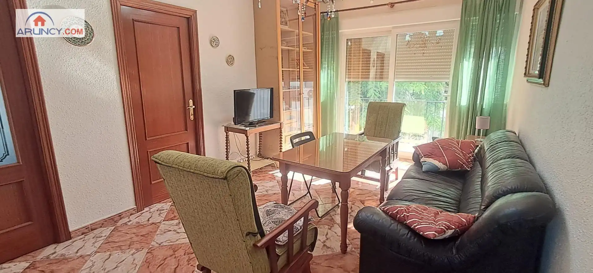 Sala d'estar de Pis en venda en Sevilla amb Aire condicionat, Terrassa i Balcó