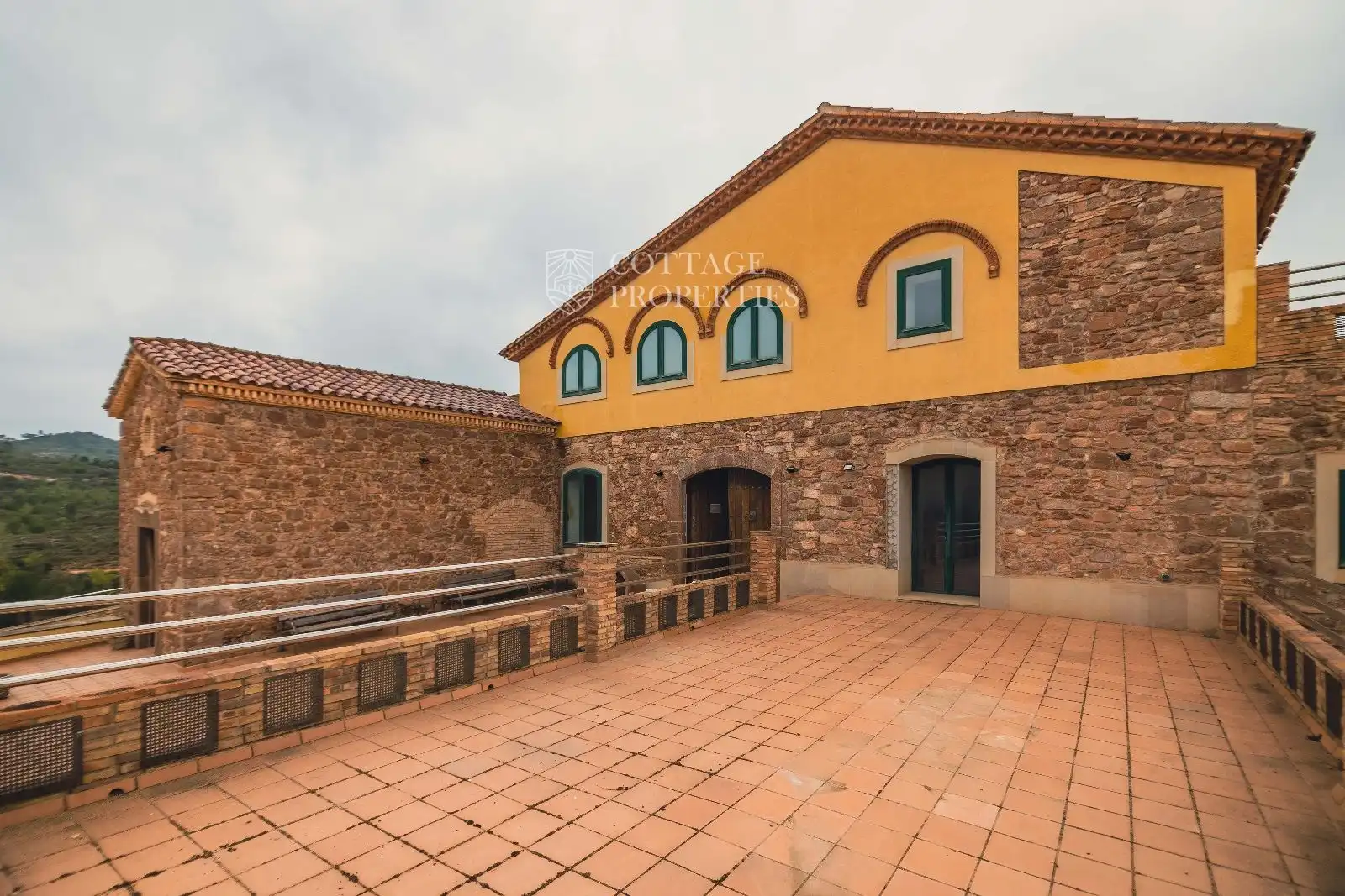 Vista exterior de Finca rústica en venda en Sant Llorenç Savall amb Calefacció i Piscina