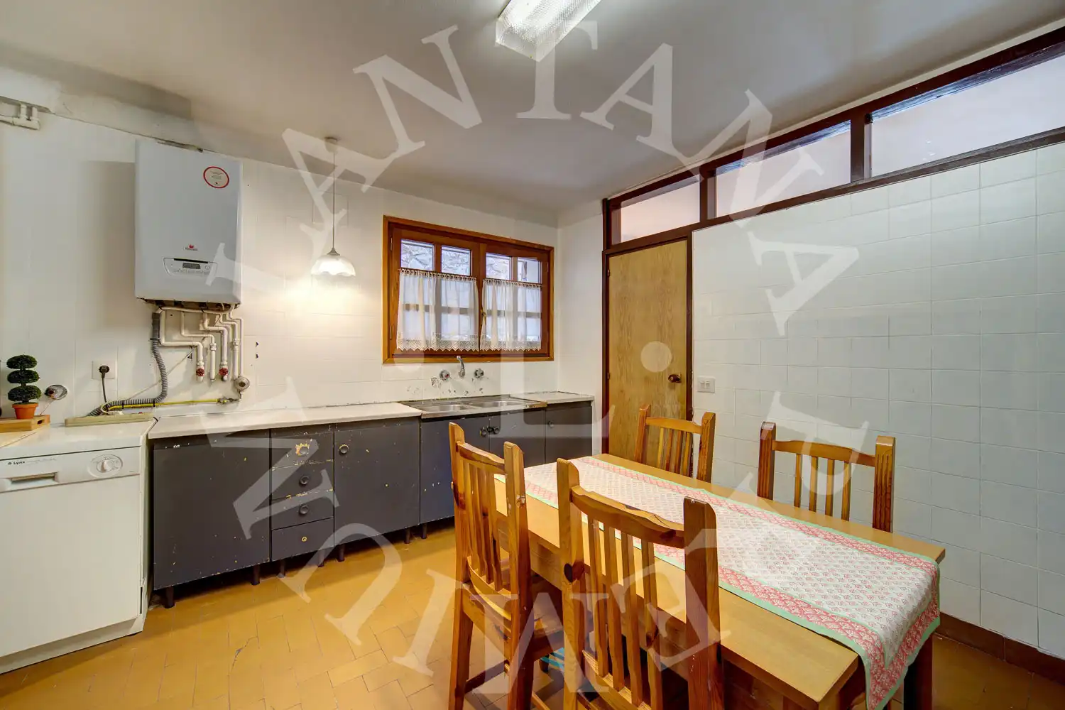 Kitchen of Houses for sale in Naut Aran  with Heating, Private garden and Parquet flooring