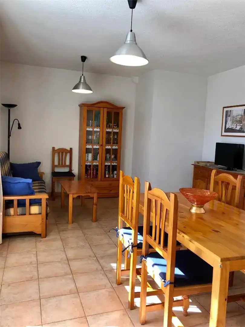 Menjador de Apartament en venda en Vallejera de Riofrío amb Jardí privat, Piscina i Moblat