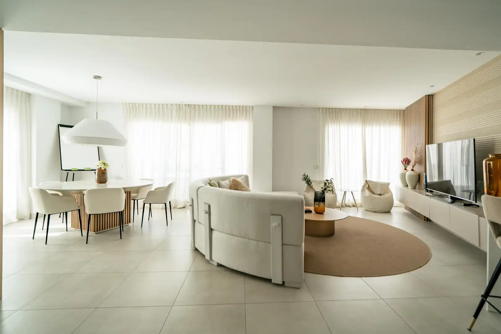 Wohnzimmer von Maisonette zur Miete in Marbella mit Klimaanlage, Heizung und Privatgarten