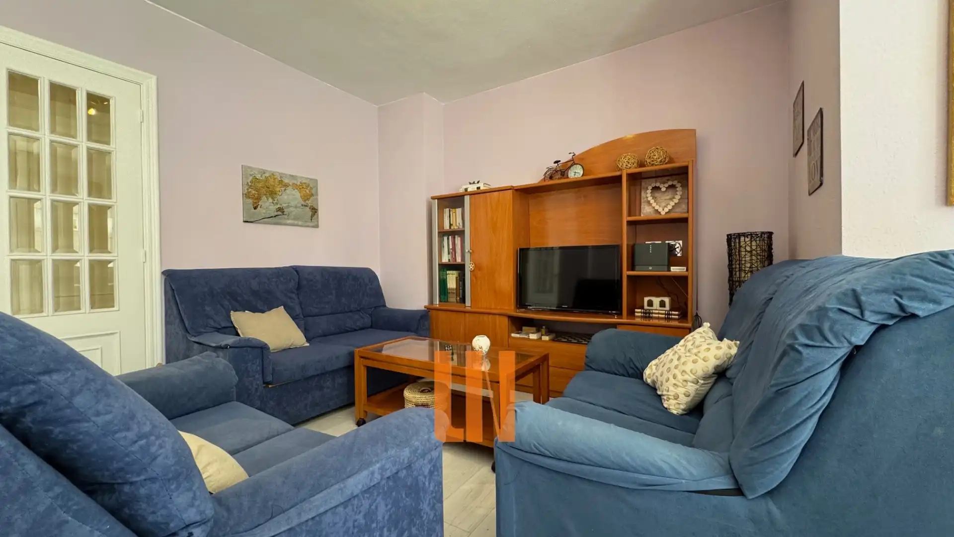 Sala de estar de Piso en venta en Lugo con Calefacción, Trastero y Horno