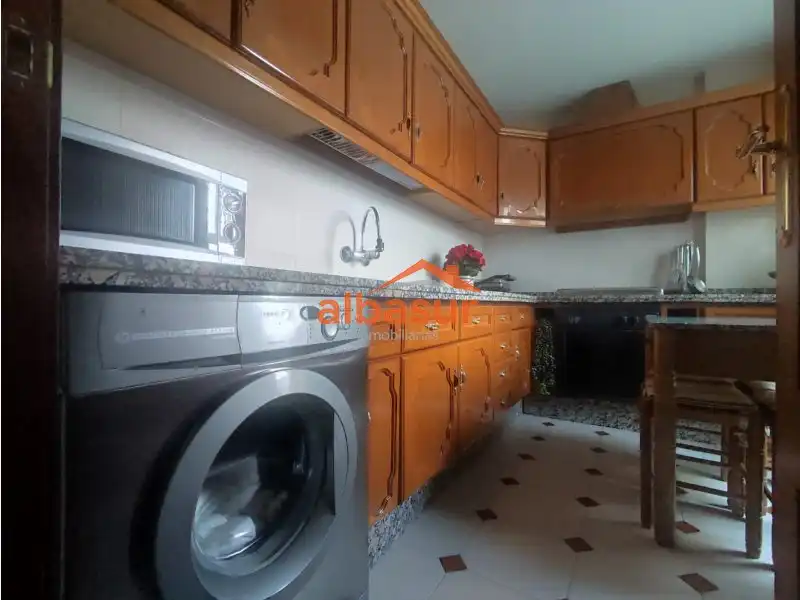 Küche von Wohnung zum Verkauf in Fernán-Núñez mit Klimaanlage und Balkon