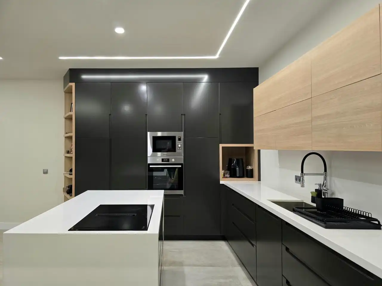 Cocina de Casa o chalet en venta en Las Palmas de Gran Canaria con Jardín privado, Terraza y Piscina