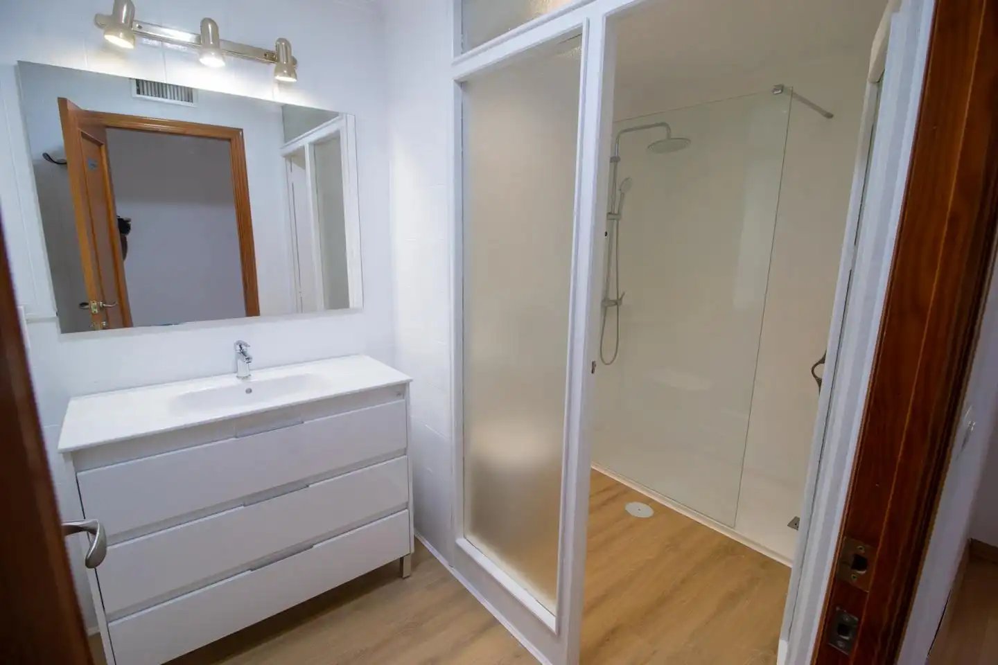 Bathroom of Duplexes for rent in Valencia  with Terrace and Furnished