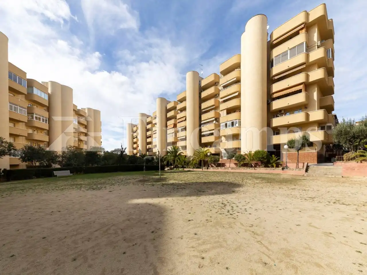 Außenansicht von Wohnung zum Verkauf in Sabadell mit Heizung, Terrasse und Balkon