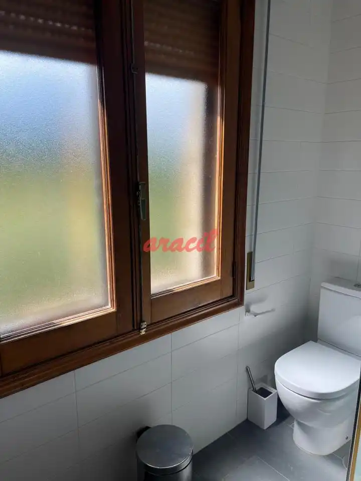 Bany de Casa o xalet de lloguer en Ourense Capital  amb Calefacció, Jardí privat i Terrassa