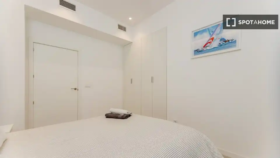 Habitación de Piso de alquiler en Valencia con Aire acondicionado, Calefacción y Amueblado