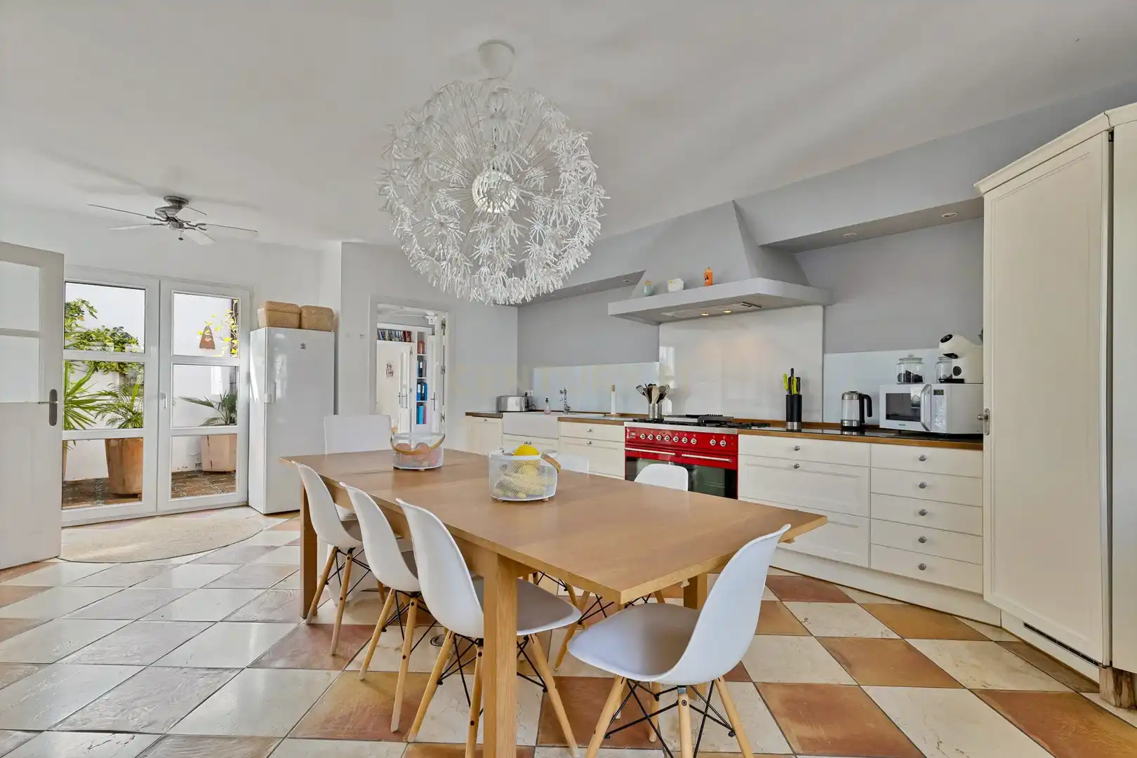 Cocina de Casa o chalet en venta en Marbella con Aire acondicionado, Jardín privado y Piscina