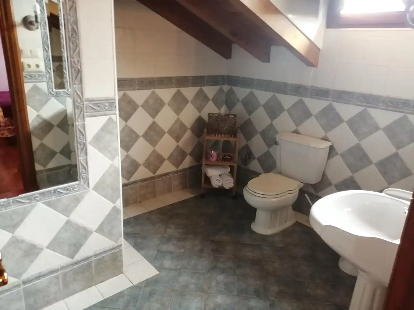 Bany de Casa o xalet de lloguer en Entrambasaguas amb Calefacció, Jardí privat i Parquet