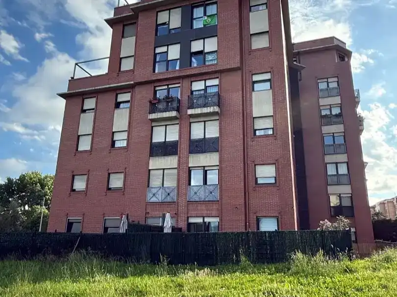 Vista exterior de Piso en venta en Santander con Balcón