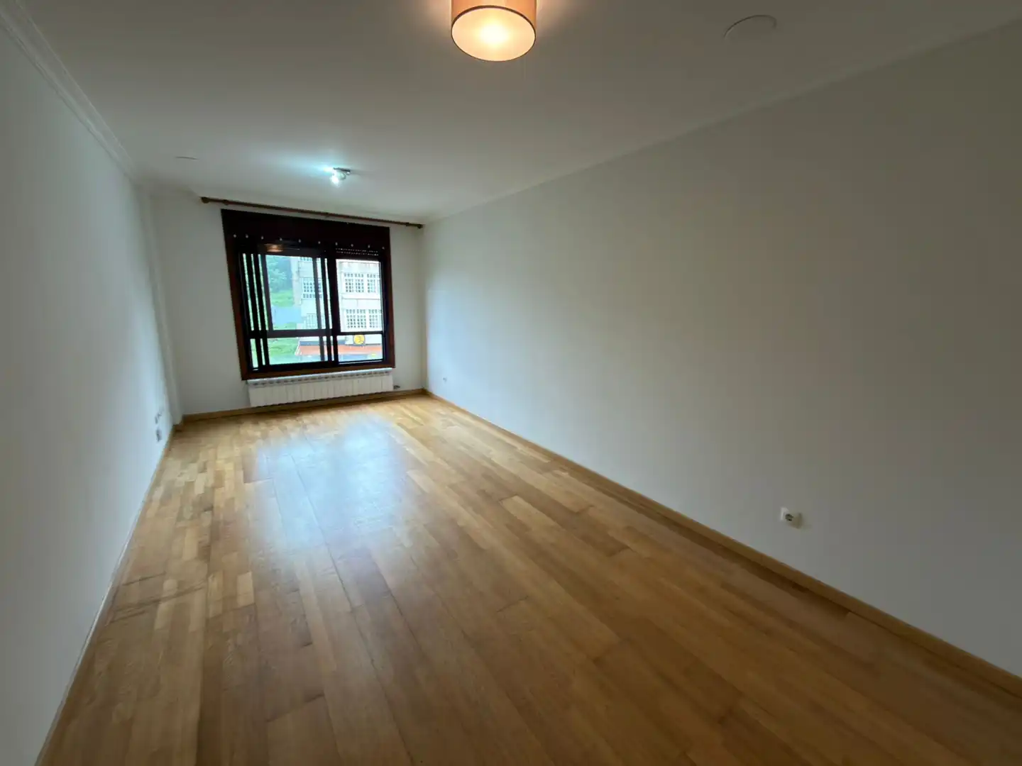 Habitación de Piso en venta en Pontevedra Capital  con Calefacción, Parquet y Trastero