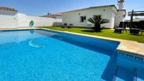 Piscina de Casa o xalet en venda en Chiclana de la Frontera amb Aire condicionat, Jardí privat i Traster