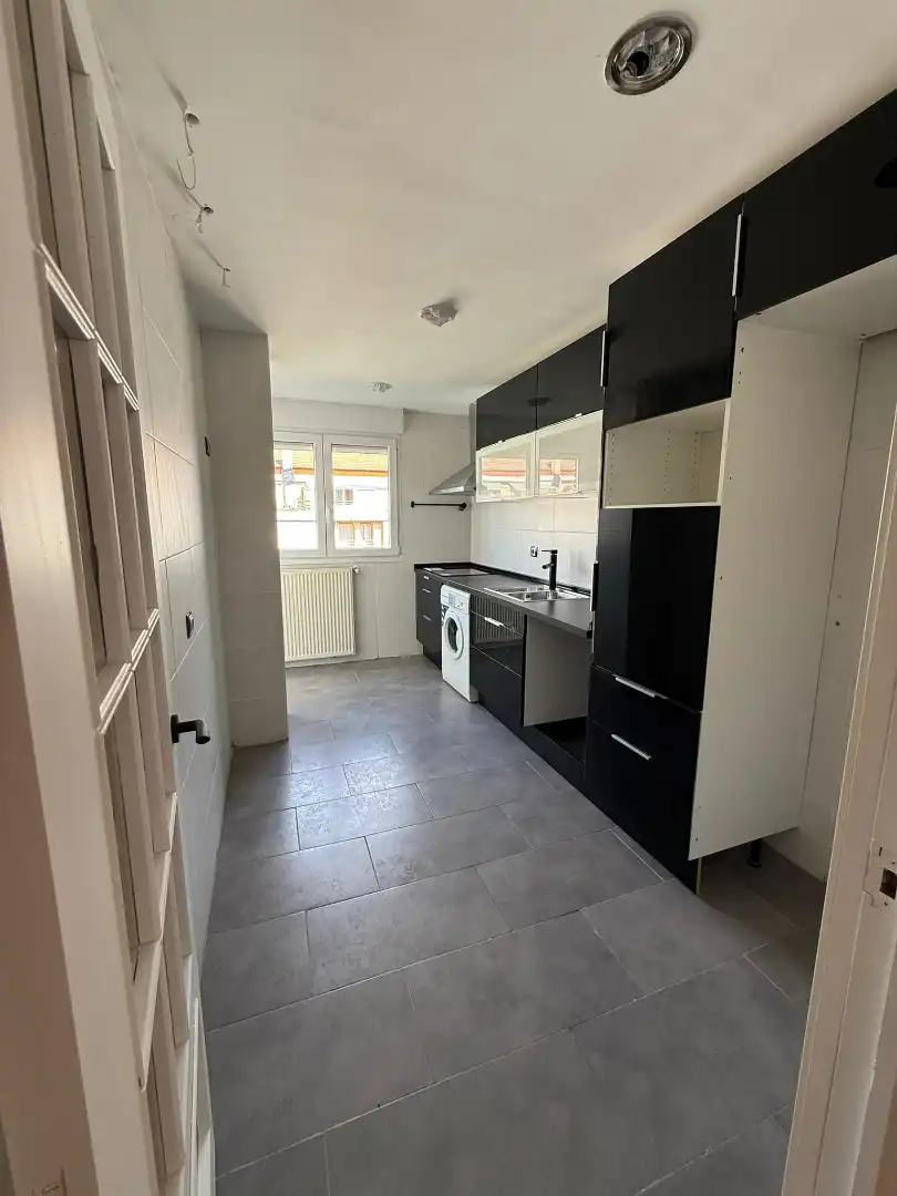 Cocina de Piso en venta en Burgos con Calefacción y Terraza
