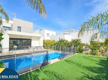 Villa mit Pool zum Verkauf in Ciudad Quesada