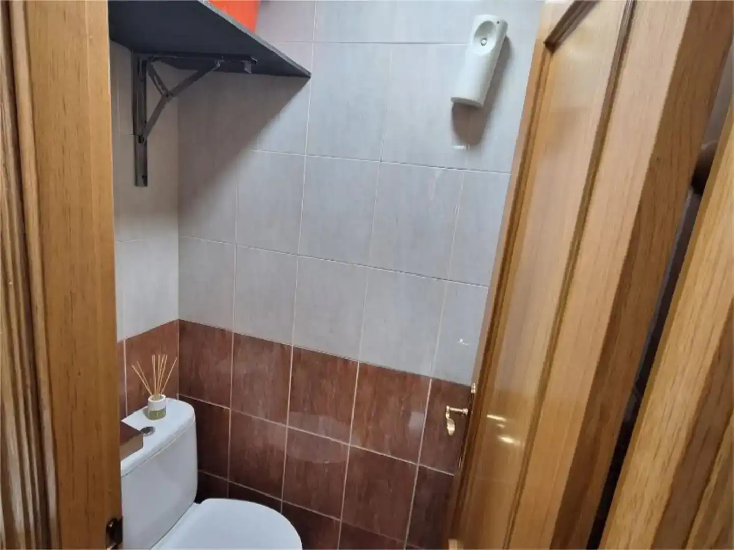 Baño de Local en venta en Zaragoza con Aire acondicionado y Amueblado