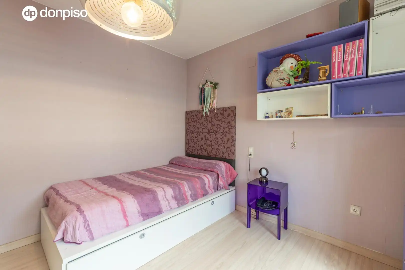 Habitación de Casa adosada en venta en Granada con Aire acondicionado, Calefacción y Balcón