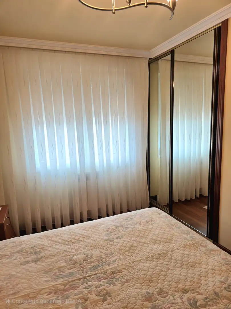 Schlafzimmer von Einfamilien-Reihenhaus zum Verkauf in Castro-Urdiales mit Heizung, Privatgarten und Parkett