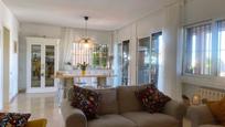 Sala d'estar de Casa o xalet en venda en Teià amb Aire condicionat, Calefacció i Terrassa