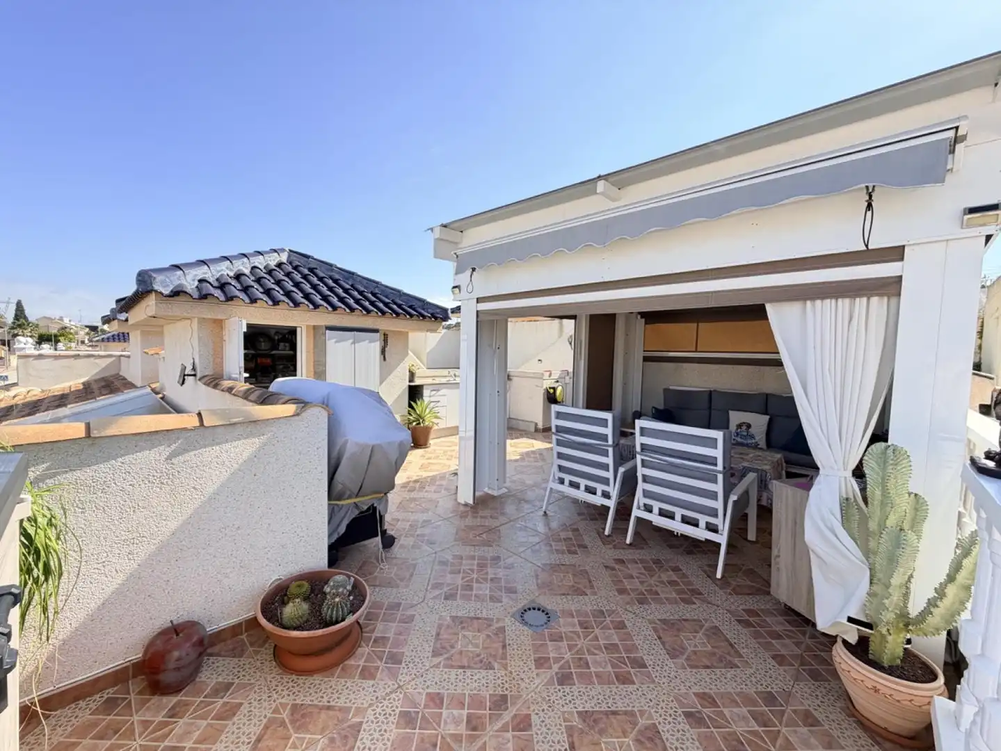 Terrasse von Einfamilien-Reihenhaus zum Verkauf in Zaragoza