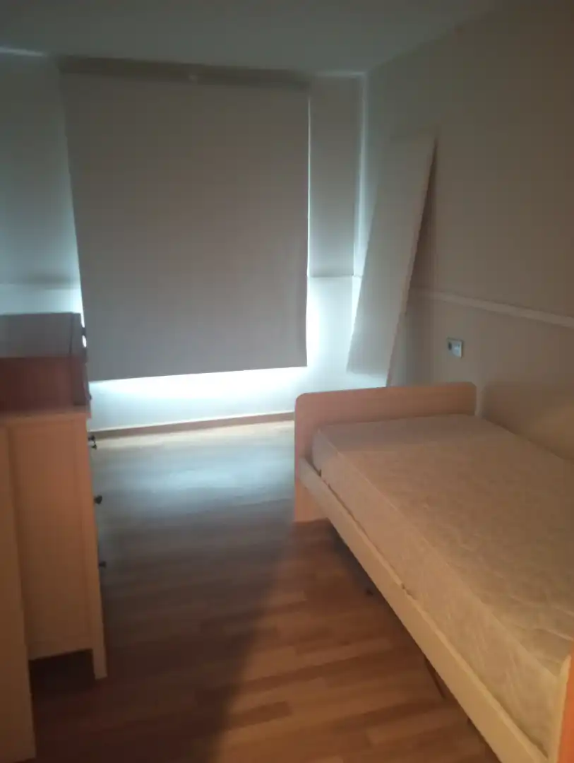 Schlafzimmer von Wohnung zur Miete in La Algaba mit Klimaanlage, Terrasse und Abstellraum