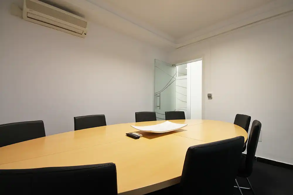 Büro zur Miete in Madrid mit Klimaanlage, Heizung und Möbliert