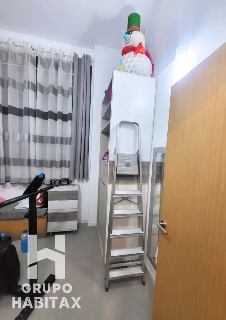 Bedroom of Duplexes for sale in Santa Coloma de Gramenet