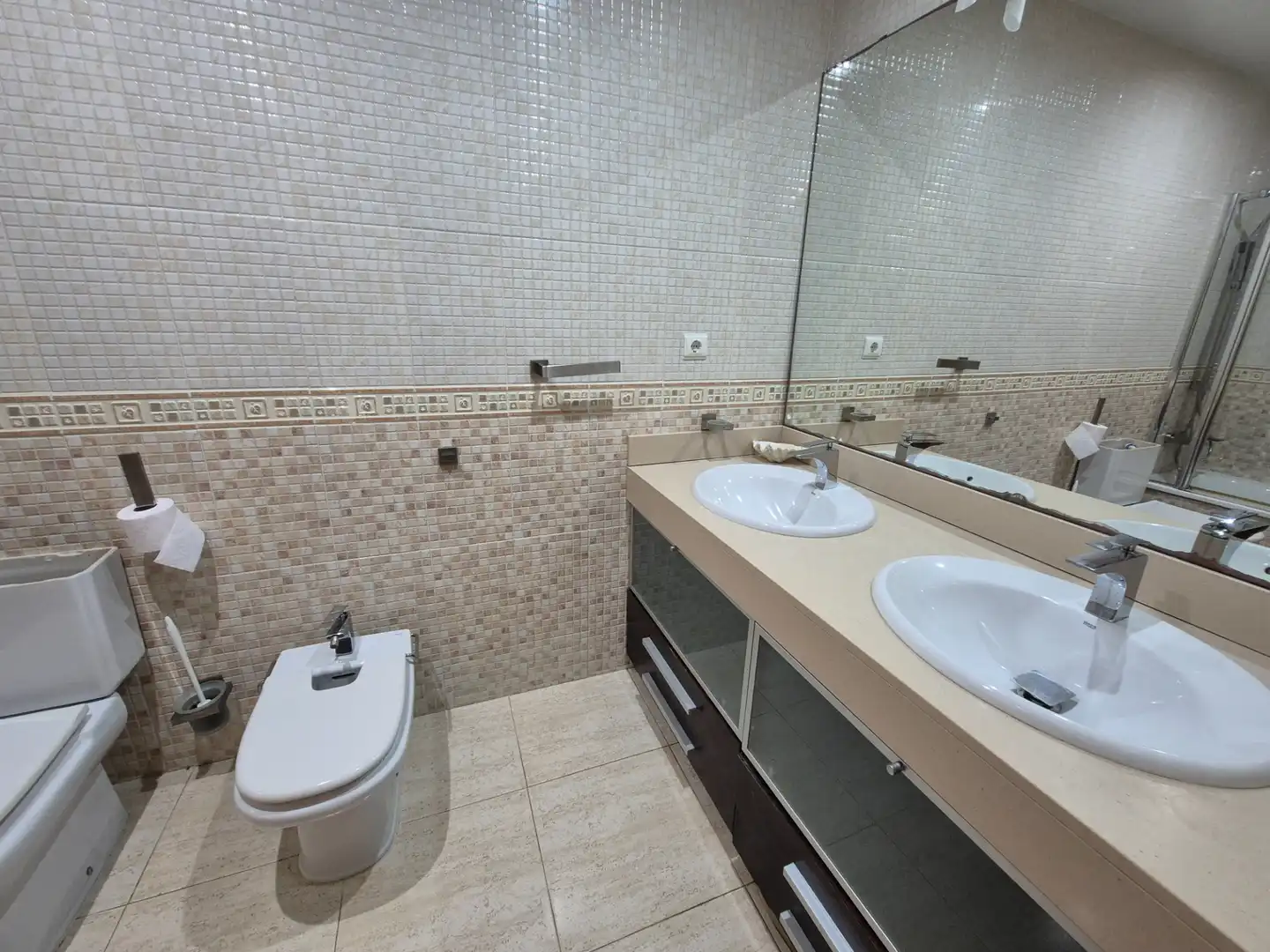 Bathroom of Houses for sale in Roda de Berà  with Private garden, Terrace and Oven
