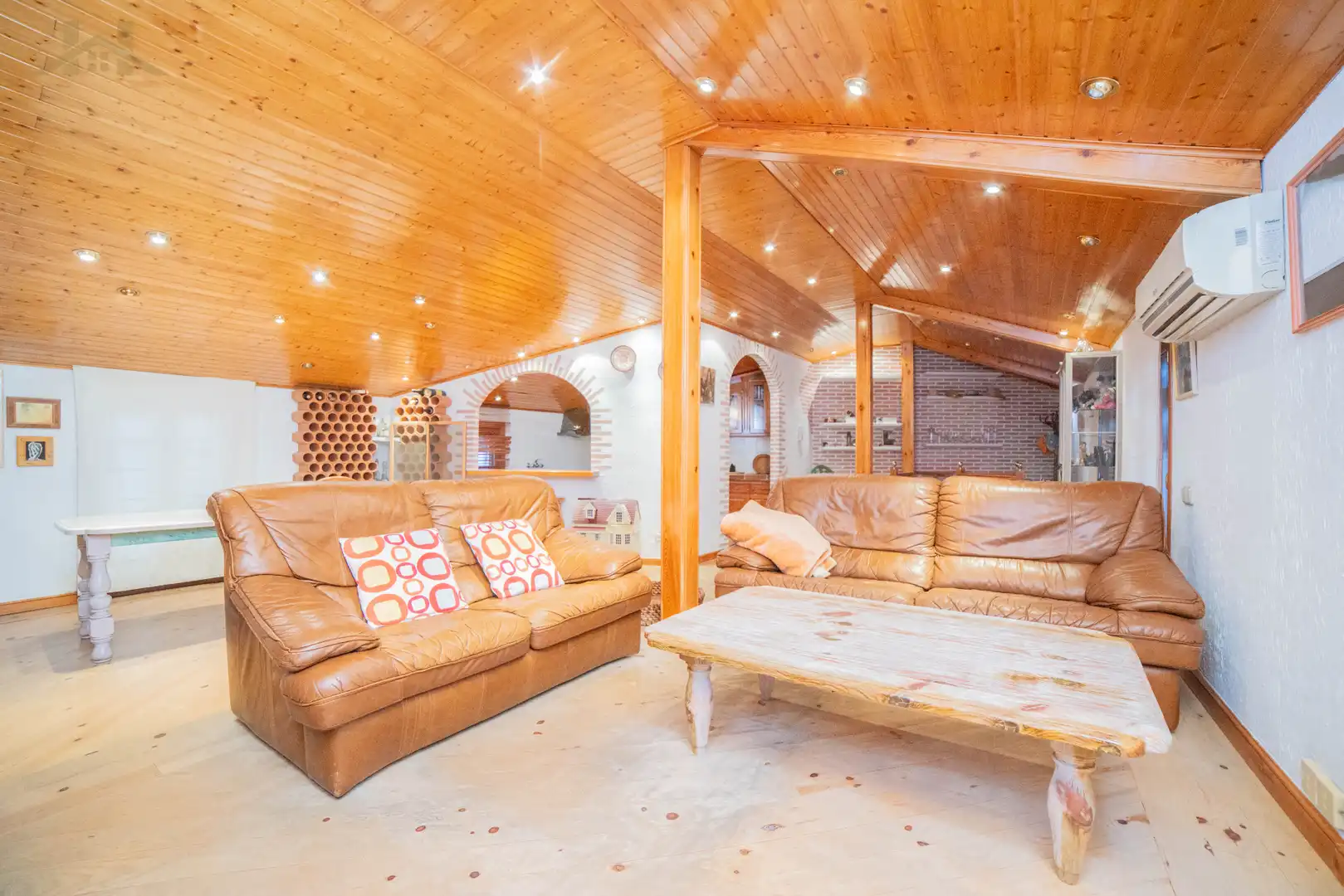 Sala de estar de Casa adosada en venta en Ciempozuelos con Aire acondicionado, Calefacción y Piscina
