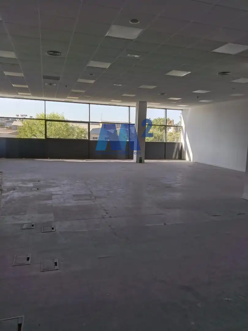 Oficina de alquiler en Valportillo Primera, Zona Industrial