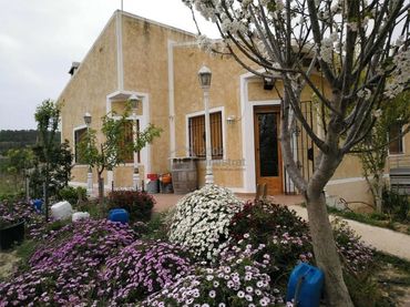 House with garden for sale in Partida les Macaroves